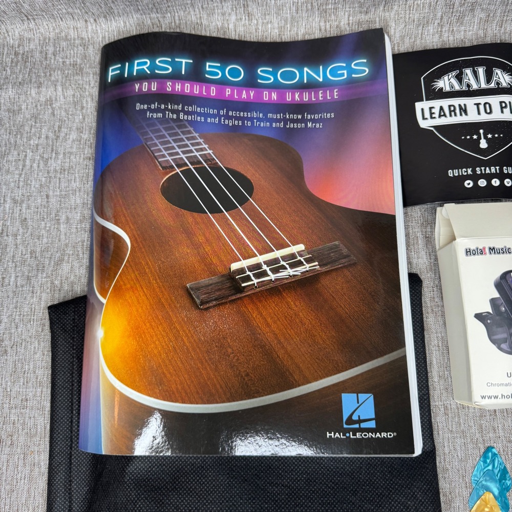 Kala Learn To Play Soprano Ukulele Starter Kit Mahogany KALA-LTP-S with Bag - Picture 5 of 7